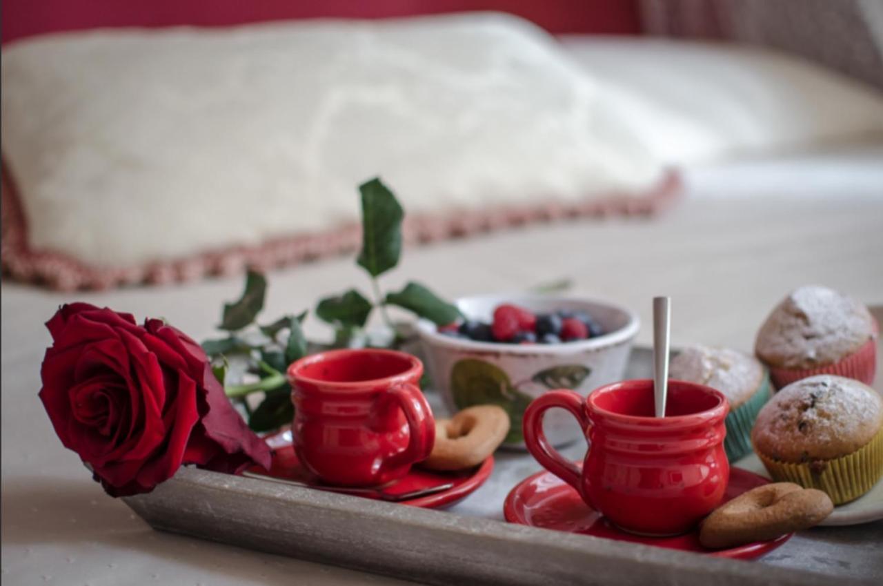 Bed and Breakfast Il Sole Antico Виареджо Экстерьер фото