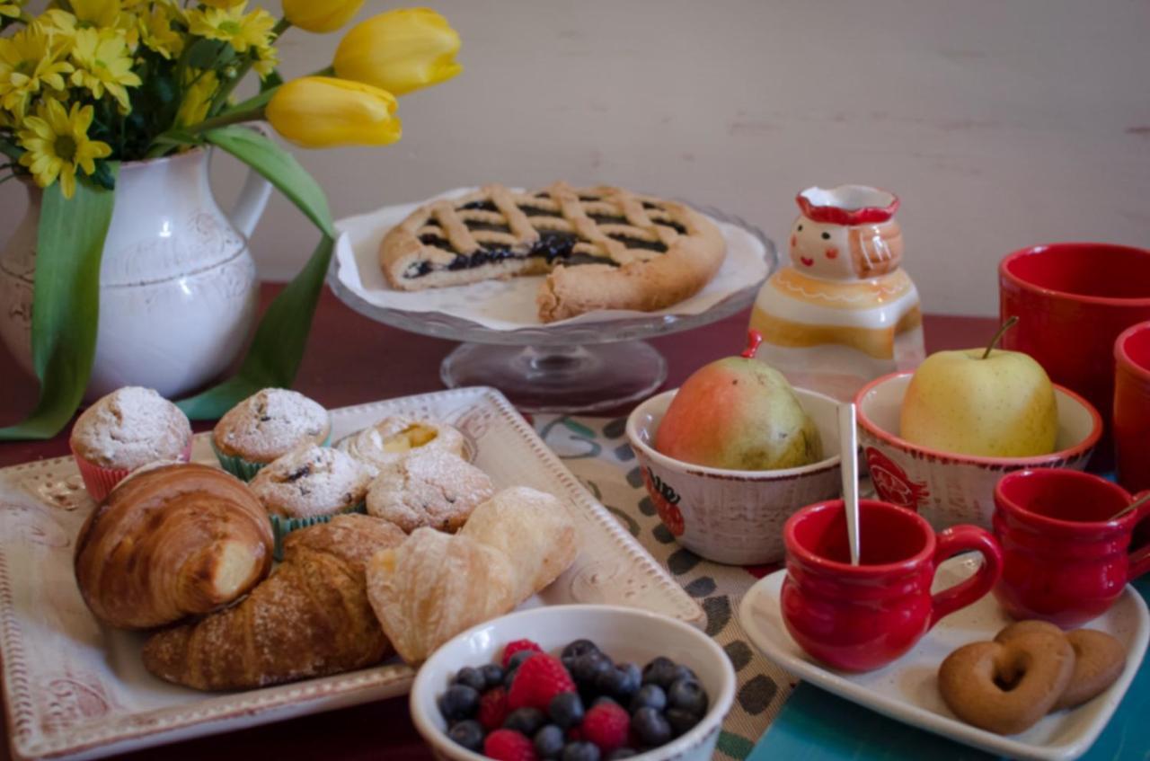 Bed and Breakfast Il Sole Antico Виареджо Экстерьер фото